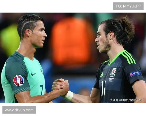 足球明星同框瞬间集锦精彩视频回顾球场传奇与友谊的完美结合